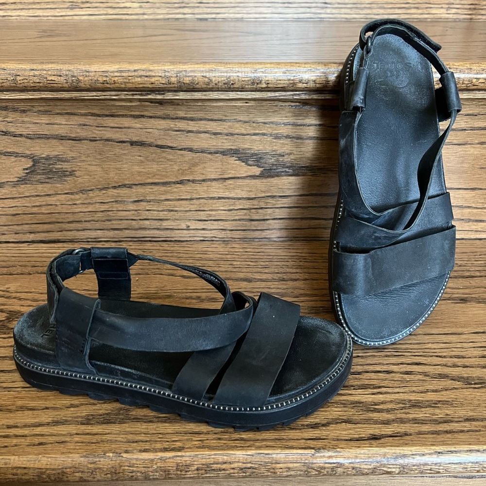 Sorrel Black Leather Strappy Sandals